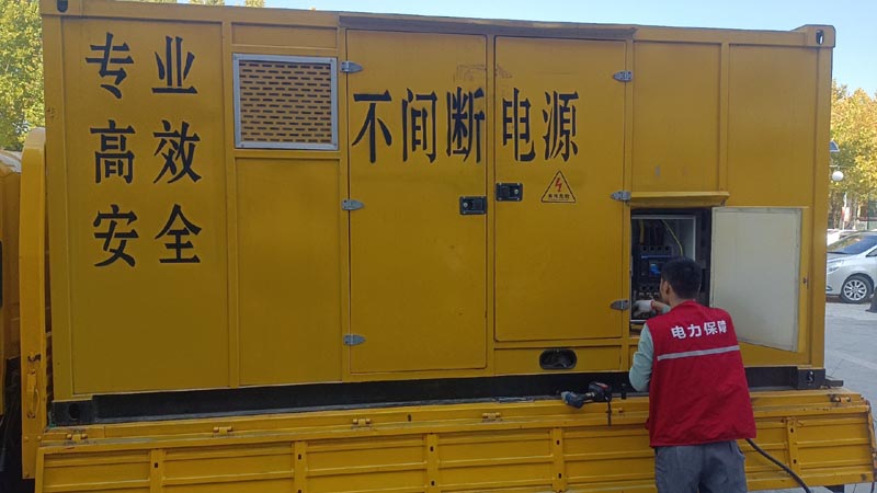 来安柴油发电机组和UPS电源配合使用时，如何避免切换过程中的电力中断？
